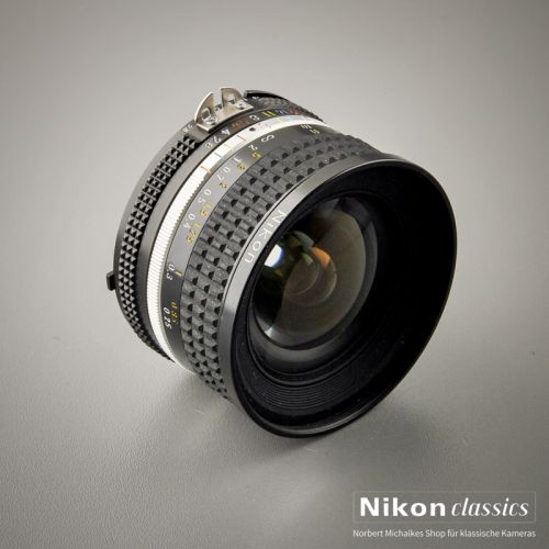 Nikon Nikkor 20/2,8 AIS (Zustand A/A-)