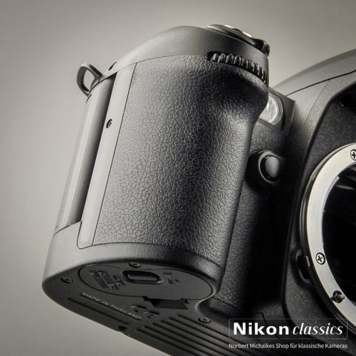 Nikon F80 (Zustand A)
