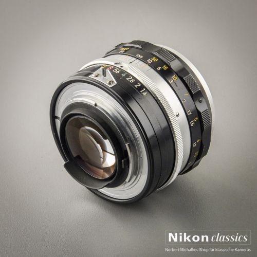 Preview: Nikon Nikkor-S Auto 5,8cm/1,4 nonAI "Berg-und-Tal" (Zustand A-)