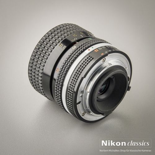 Nikon Zoom-Nikkor 35-70/3,3-4,5 AIS (Condition A/A-)