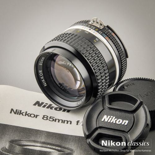 Nikon Nikkor 85/2,0 AIS  (Zustand A/A-)