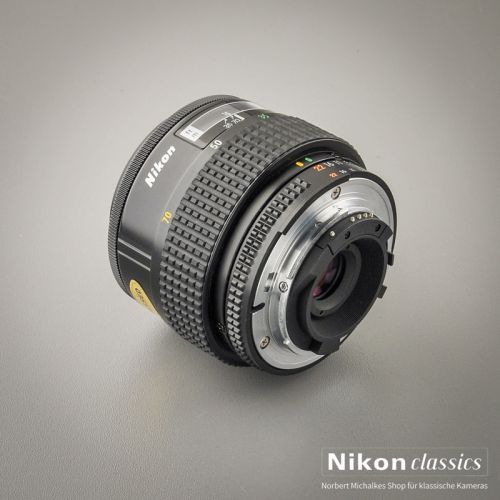 Nikon AF Zoom-Nikkor 35-70/3,3-4,5 Macro (Condition A+)