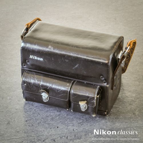 Nikon Kameratasche FB-5, für Body und vier Objektive