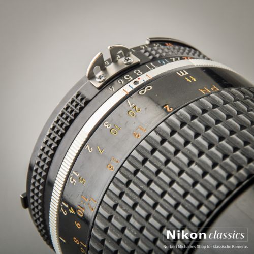 Nikon Micro-Nikkor 105/4 AIS (Condition A-/AB)