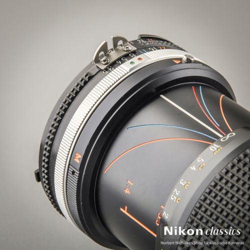 Nikon Zoom-Nikkor 35-105/3,5-4,5 AIS Macro (Zustand A/A-)