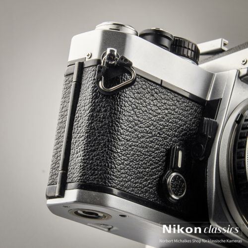 Nikon FE with Nikon 50/1,8 Starter-Set