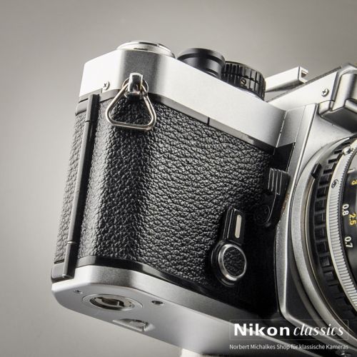 Nikon FE mit Nikon 50/1,8 Starter-Set