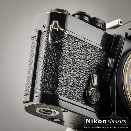Nikon FE schwarz (Zustand A-/AB)