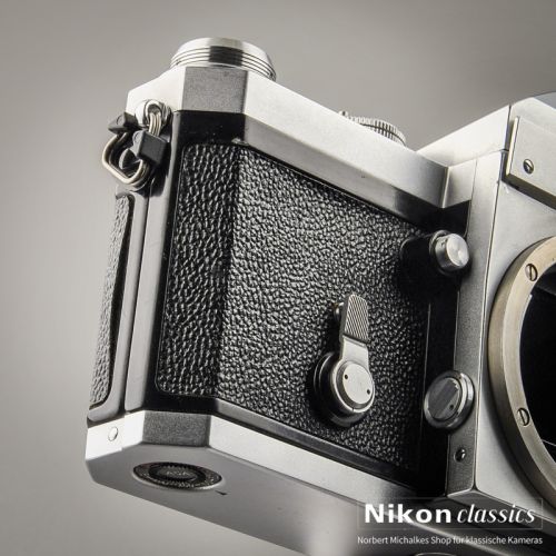 Nikon F eyelevel Nippon Kogaku with prism finder (Condition A/A-)