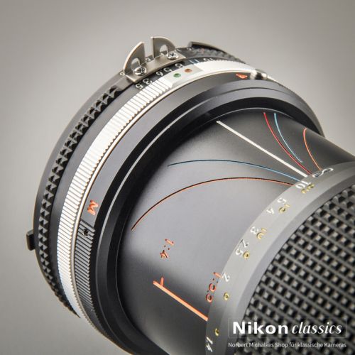 Nikon Zoom-Nikkor 35-105/3,5-4,5 AIS Macro (Zustand A/A-)