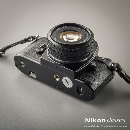 Preview: Nikon EM with Nikon Lens 50/1,8 Starter Set
