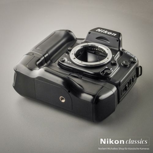 Preview: Nikon F90x mit MB-10 Professional Set (Zustand A)