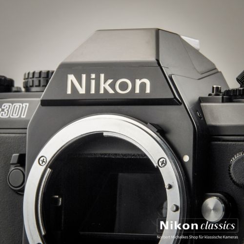 Nikon F301 mit MB-3 (Zustand A/A-)