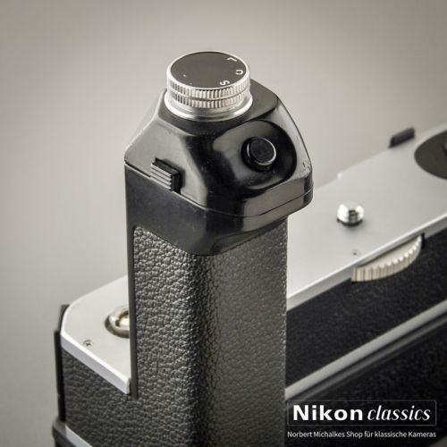 Preview: Nikon Motor Drive MD-2 mit MB-2 für F2 (Zustand A/A-)