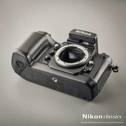 Preview: Nikon F4 mit MB-20 (Zustand A-) OVP