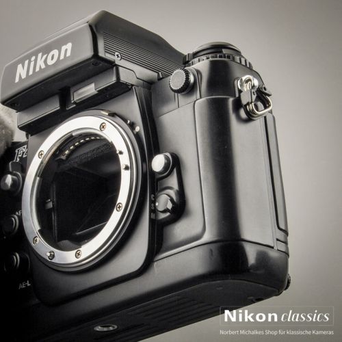 Nikon F4 mit MB-20 (Zustand A-) OVP