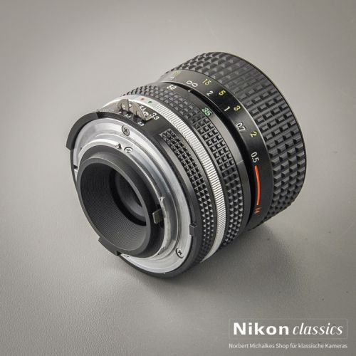 Nikon Zoom-Nikkor 35-70/3,3-4,5 AIS (Zustand A/A+)