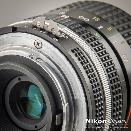 Nikon Zoom-Nikkor 35-70/3,3-4,5 AIS (Zustand A/A+)