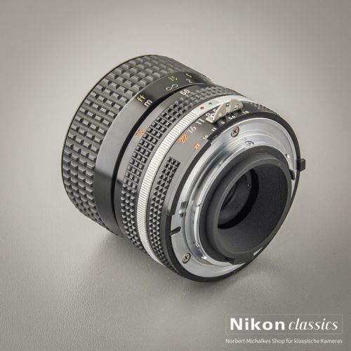 Nikon Zoom-Nikkor 35-70/3,3-4,5 AIS (Zustand A)