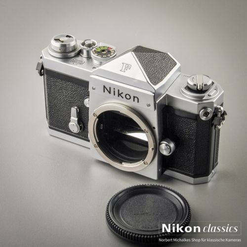 Nikon F "Eyelevel" mit Prismensucher (Zustand A-)
