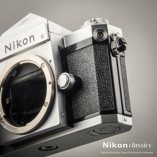 Nikon F "Eyelevel" mit Prismensucher (Zustand A-)
