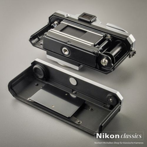 Nikon F "Eyelevel" mit Prismensucher (Zustand A-)