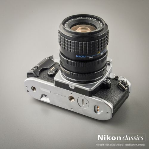 Preview: Nikon FG mit Zoom 35-70/3,5-4,8 Starter-Set (Zustand A/A-)