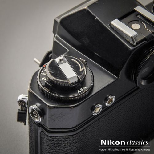 Nikkormat EL schwarz (Zustand A-)