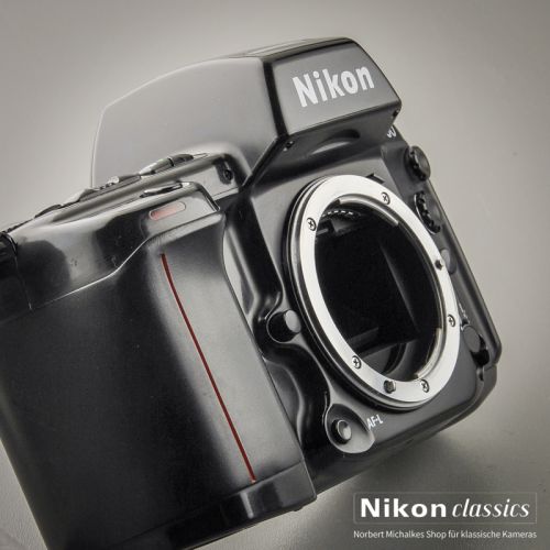 Nikon F90 (Condition A/A-)