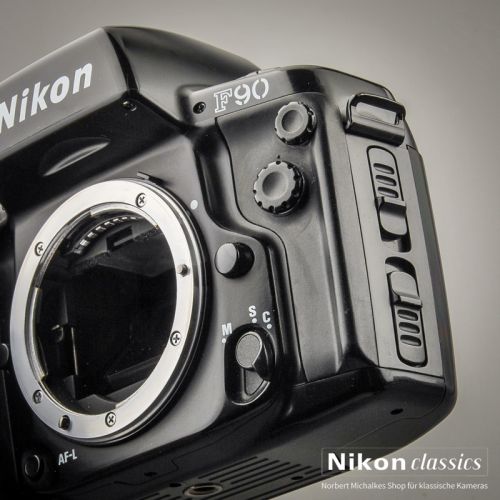 Nikon F90 (Condition A/A-)