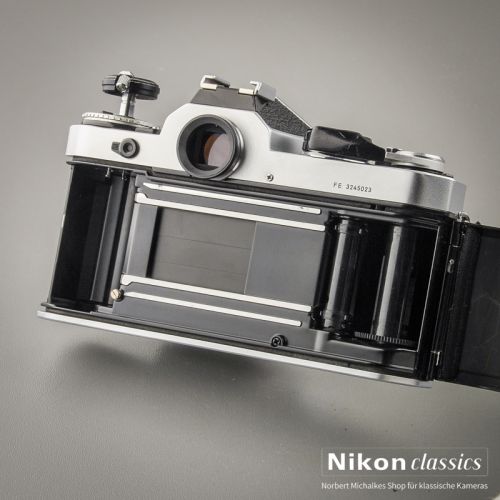 Nikon FE (Zustand A/A-)