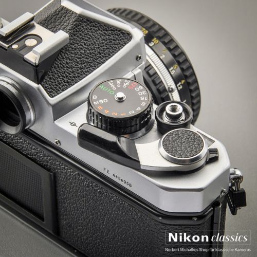 Nikon FE mit Nikon 50/1,8 Starter-Set