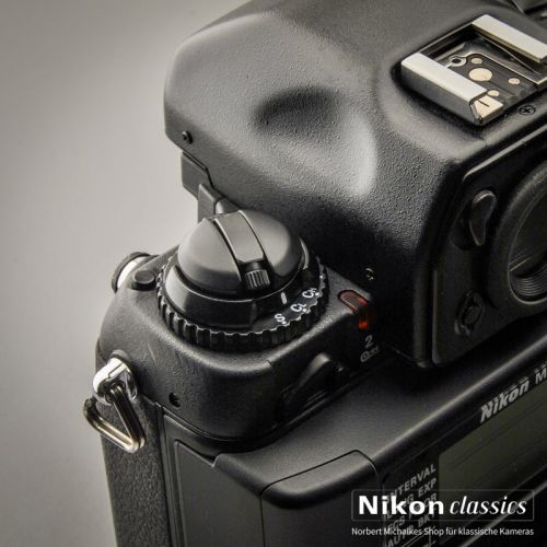 Nikon F5 mit MF-28 (Zustand A/A-)
