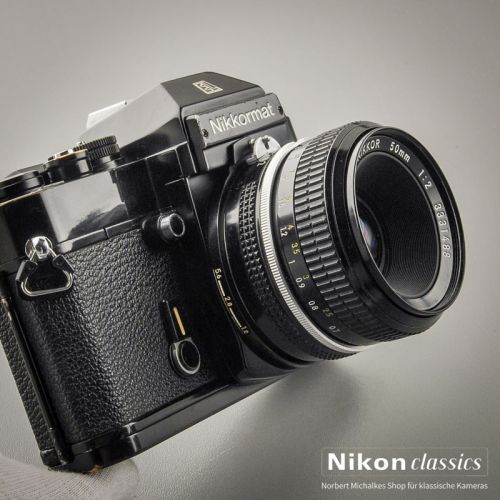 Nikkormat EL schwarz mit Nikkor 50/2,0 (Zustand AB)