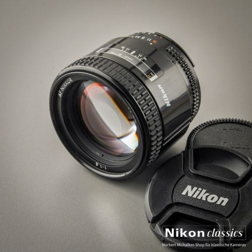 Nikon AF Nikkor 85/1,8 (Zustand A/A-)
