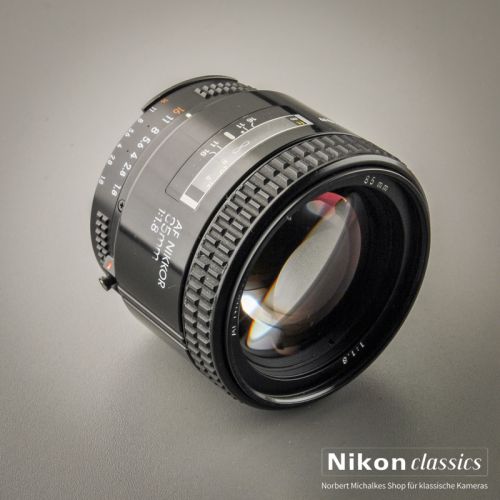 Nikon AF Nikkor 85/1,8 (Zustand A/A-)