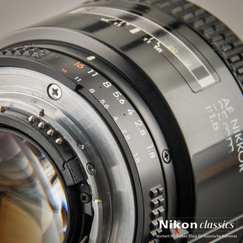 Nikon AF Nikkor 85/1,8 (Zustand A/A-)