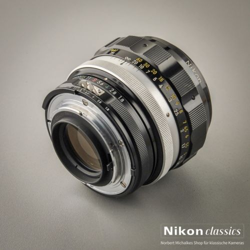 Preview: Nikon Nikkor-H 85/1,8 AI "Berg-und-Tal" (Zustand A/A-)