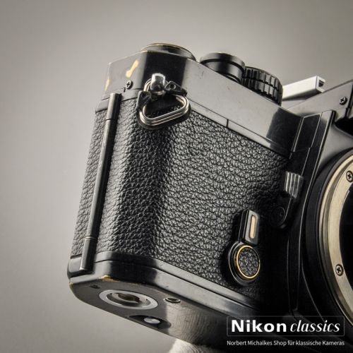 Nikon FE schwarz (Zustand AB)