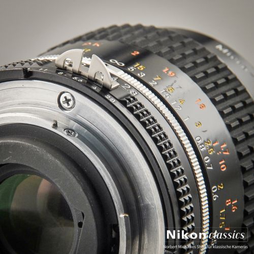 Nikon Micro-Nikkor 55/2,8 AIS (Zustand A/A-)