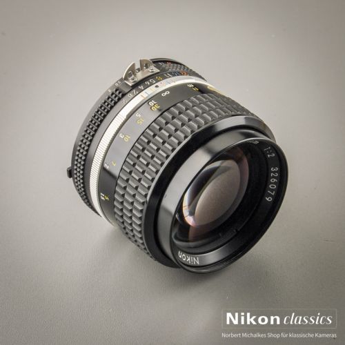 Nikon Nikkor 85/2,0 AIS  (Zustand A) OVP