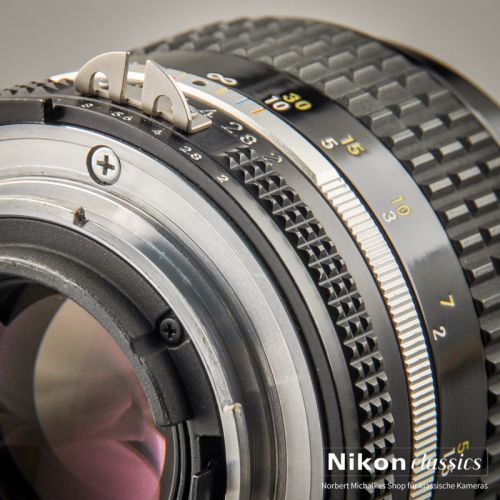 Nikon Nikkor 85/2,0 AIS  (Zustand A) OVP