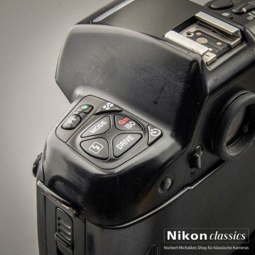 Nikon F90x with MB-10 (Condition A/A-)