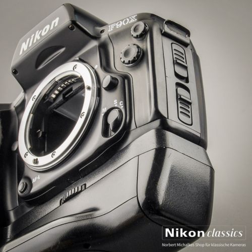 Nikon F90x with MB-10 (Condition A/A-)