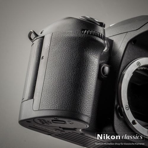 Nikon F80 (Zustand A)