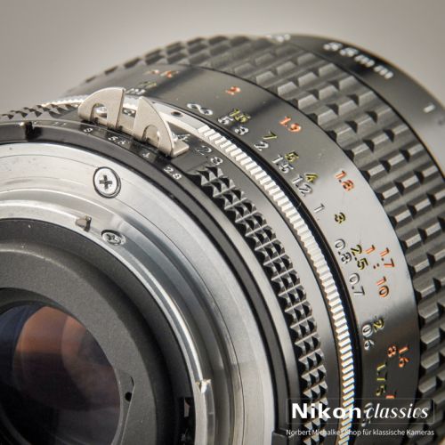 Nikon Micro-Nikkor 55/2,8 AIS (Zustand A/A-)
