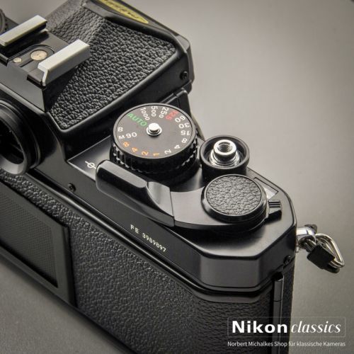 Preview: Nikon FE schwarz (Zustand A/A-)
