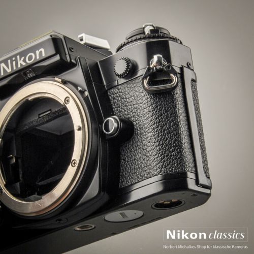 Nikon FE schwarz (Zustand A/A-)