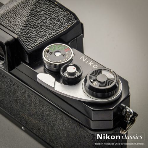 Preview: Nikon F "Eyelevel" schwarz mit Prismensucher (Zustand A-/AB)