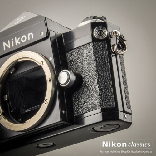 Nikon F "Eyelevel" schwarz mit Prismensucher (Zustand A-/AB)